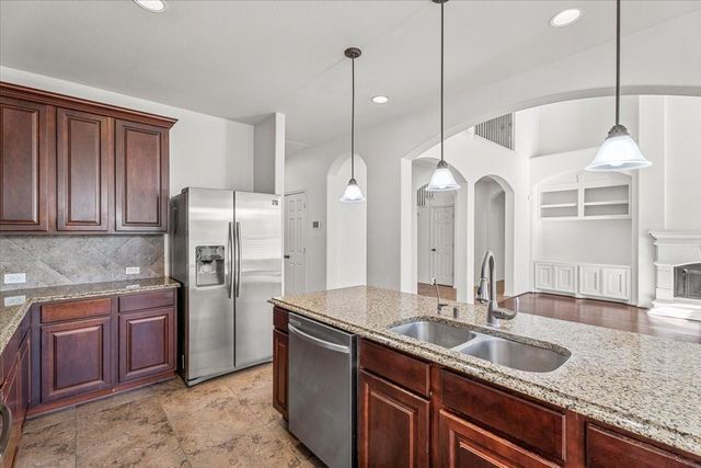 7 Canyon Wren Drive, Spring, TX 77389