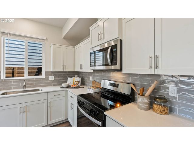 3674 Sw Binford Ave, Gresham, OR 97080