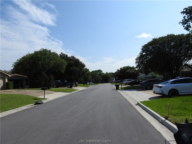208-210 Bucknell Court, College Station, TX 77840