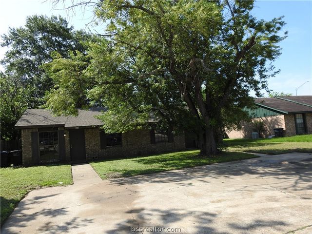 208-210 Bucknell Court, College Station, TX 77840