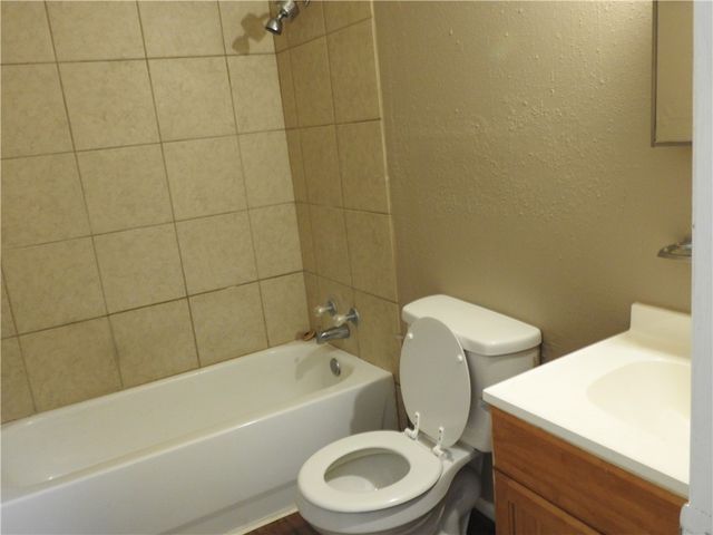 208-210 Bucknell Court, College Station, TX 77840