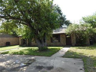 208-210 Bucknell Court, College Station, TX 77840