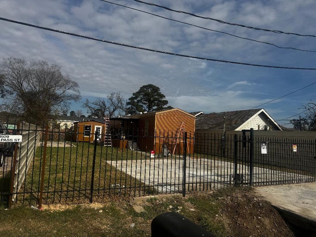 13929 Eagle Pass Street, Houston, TX 77015