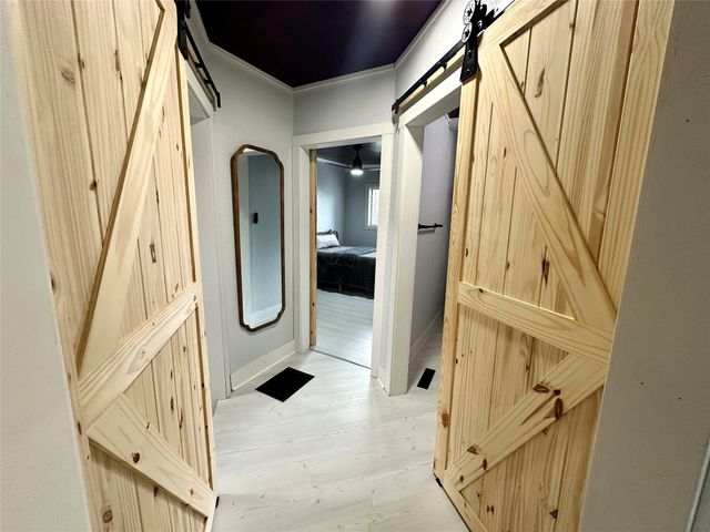 1305 Holiday Lane, Brooklyn, IA 52211