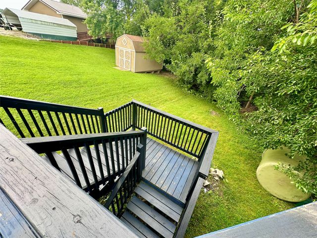 1305 Holiday Lane, Brooklyn, IA 52211