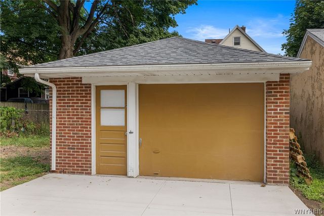 1748 Welch Avenue, Niagara Falls, NY 14303