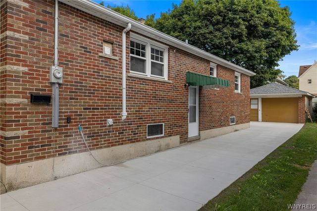 1748 Welch Avenue, Niagara Falls, NY 14303