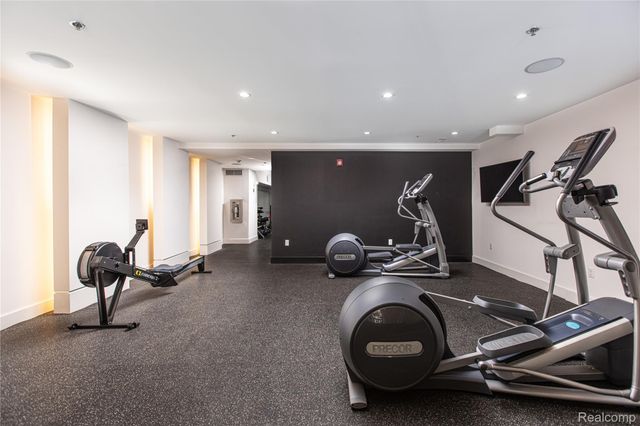 533 E Harrison Avenue 20, Royal Oak, MI 48067