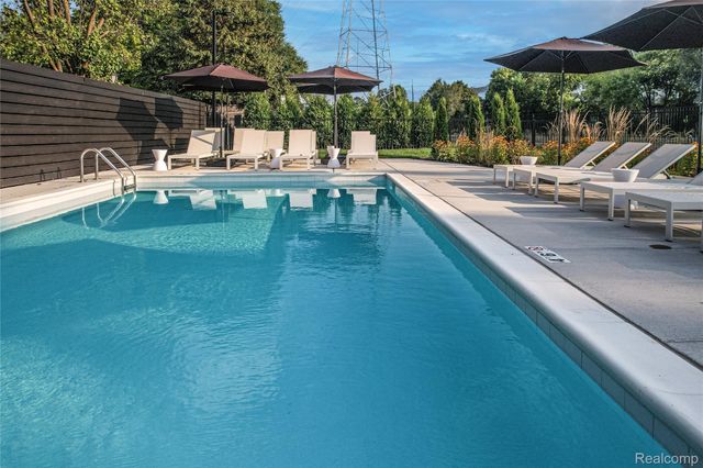 533 E Harrison Avenue 20, Royal Oak, MI 48067