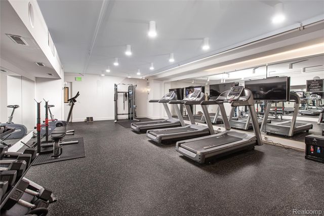 533 E Harrison Avenue 20, Royal Oak, MI 48067