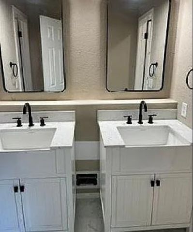 1909 Fountain View, Edmond, OK 73013