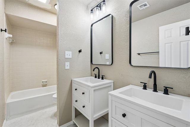 1909 Fountain View, Edmond, OK 73013