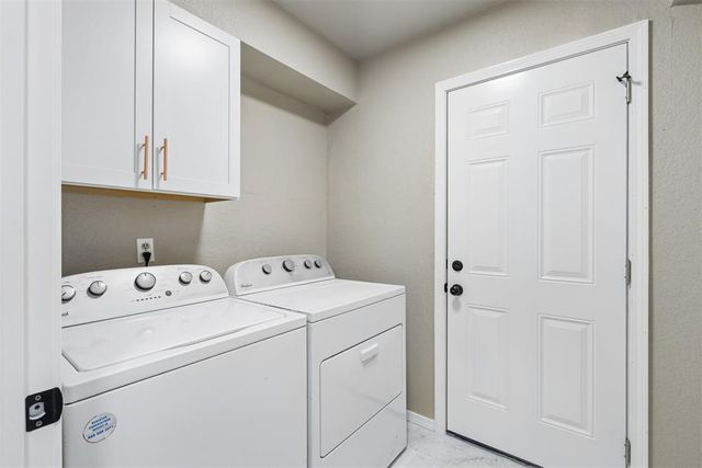 1909 Fountain View, Edmond, OK 73013