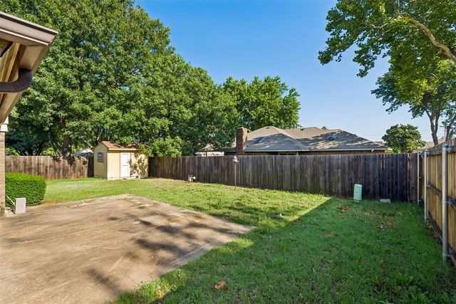1909 Fountain View, Edmond, OK 73013