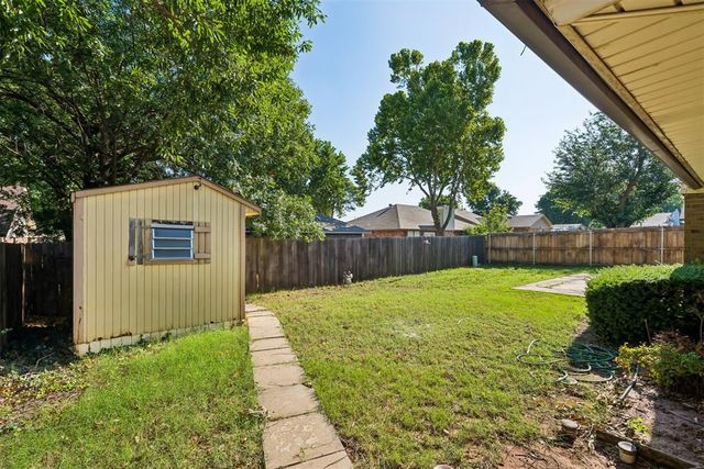 1909 Fountain View, Edmond, OK 73013