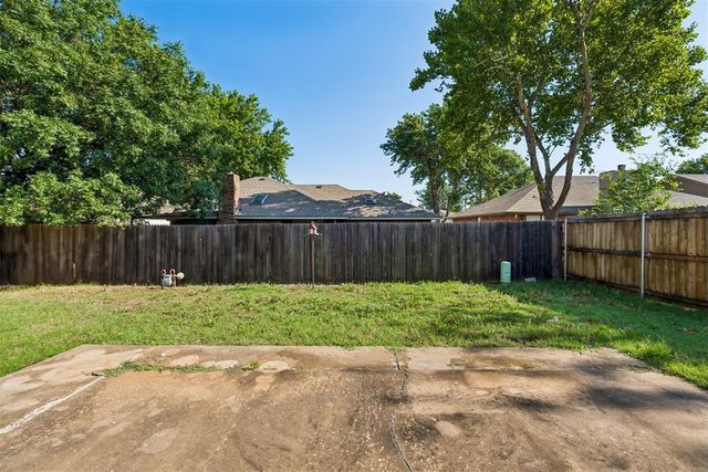 1909 Fountain View, Edmond, OK 73013