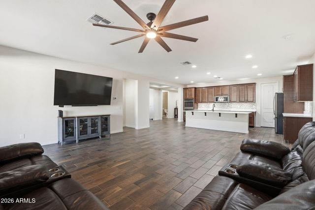 12516 W MCLELLAN Court, Glendale, AZ 85307