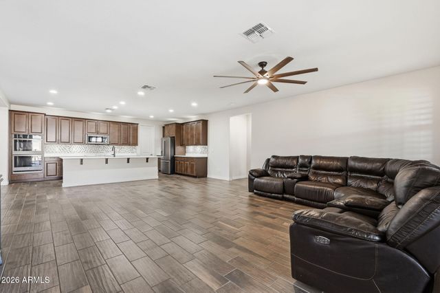 12516 W MCLELLAN Court, Glendale, AZ 85307