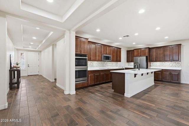 12516 W MCLELLAN Court, Glendale, AZ 85307