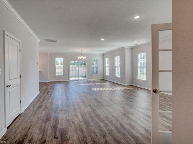 355 Middleton WAY, Chesapeake, VA 23322