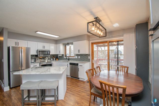 2309 S Dover Dr Drive, Sioux Falls, SD 57106