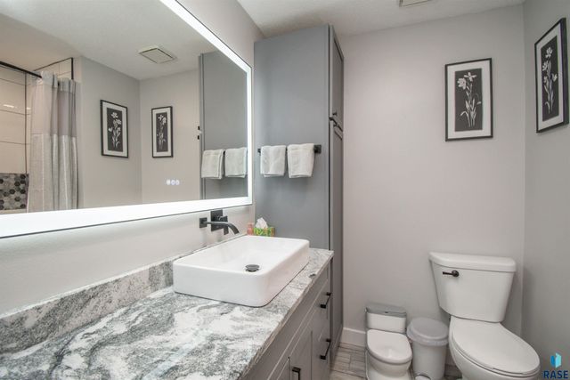 2309 S Dover Dr Drive, Sioux Falls, SD 57106