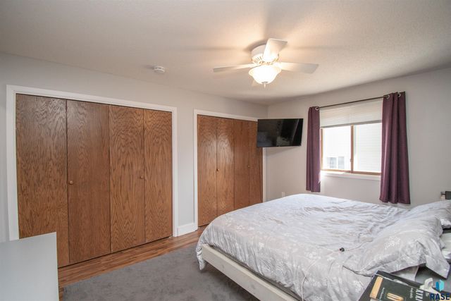 2309 S Dover Dr Drive, Sioux Falls, SD 57106