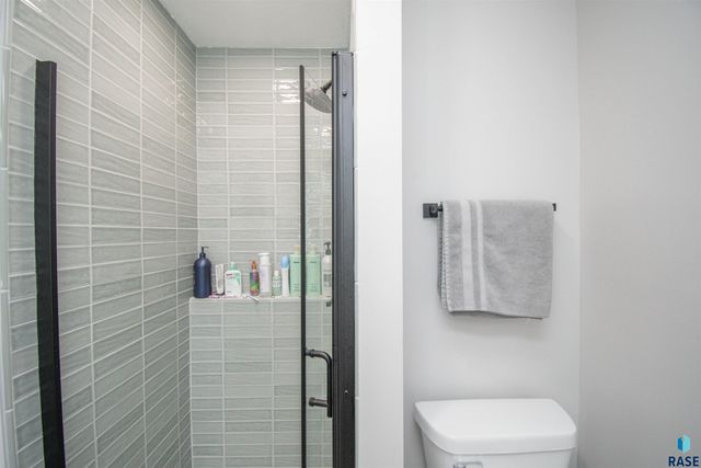 2309 S Dover Dr Drive, Sioux Falls, SD 57106