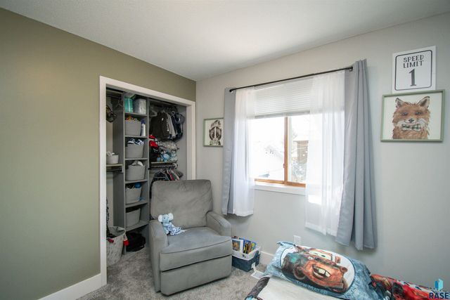 2309 S Dover Dr Drive, Sioux Falls, SD 57106