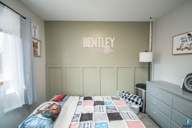 2309 S Dover Dr Drive, Sioux Falls, SD 57106