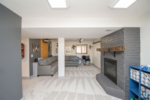 2309 S Dover Dr Drive, Sioux Falls, SD 57106