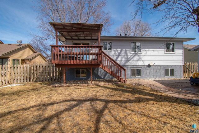 2309 S Dover Dr Drive, Sioux Falls, SD 57106