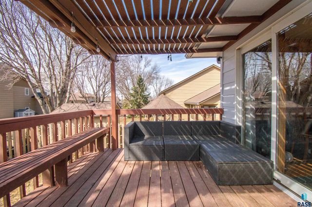 2309 S Dover Dr Drive, Sioux Falls, SD 57106