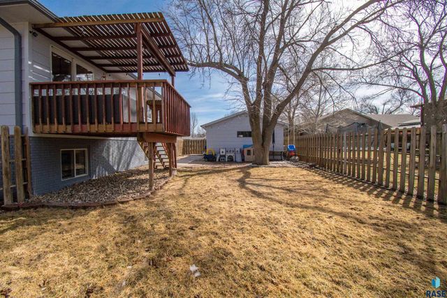 2309 S Dover Dr Drive, Sioux Falls, SD 57106