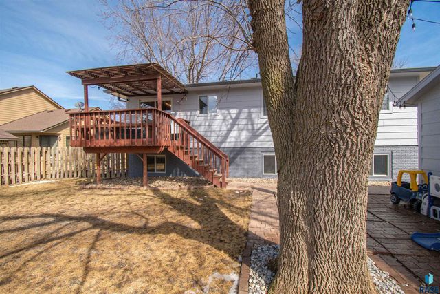 2309 S Dover Dr Drive, Sioux Falls, SD 57106