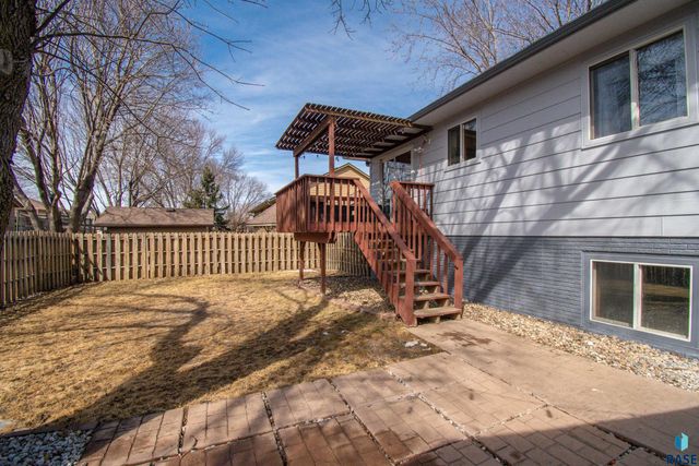 2309 S Dover Dr Drive, Sioux Falls, SD 57106