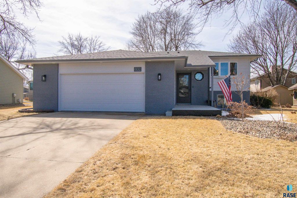 2309 S Dover Dr Drive, Sioux Falls, SD 57106