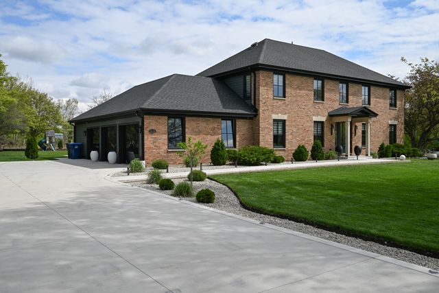 36W338 Mckay Drive, St. Charles, IL 60175