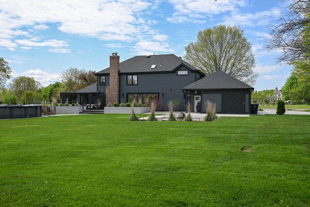 36W338 Mckay Drive, St. Charles, IL 60175