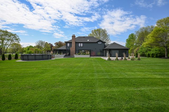 36W338 Mckay Drive, St. Charles, IL 60175