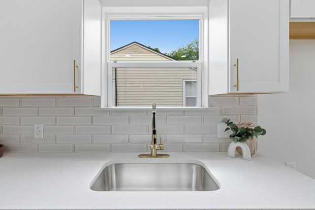 7107 Garza Avenue, Fort Worth, TX 76116