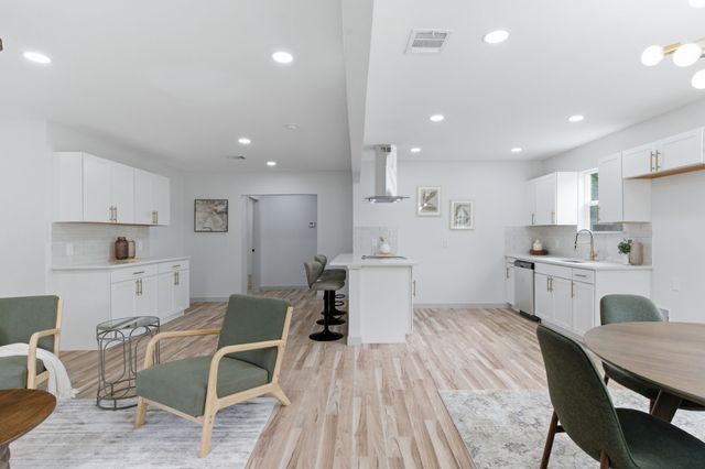 7107 Garza Avenue, Fort Worth, TX 76116