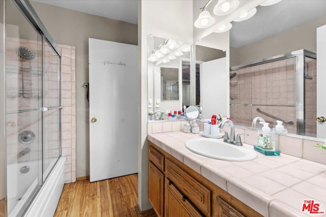 26856 Avenue Of The Oaks, Newhall (santa Clarita), CA 91321