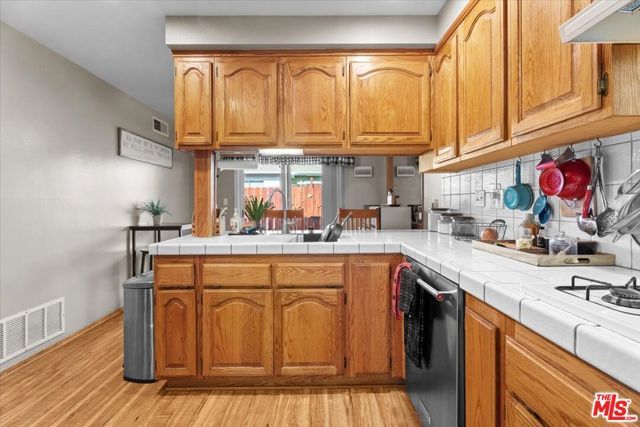 26856 Avenue Of The Oaks, Newhall (santa Clarita), CA 91321
