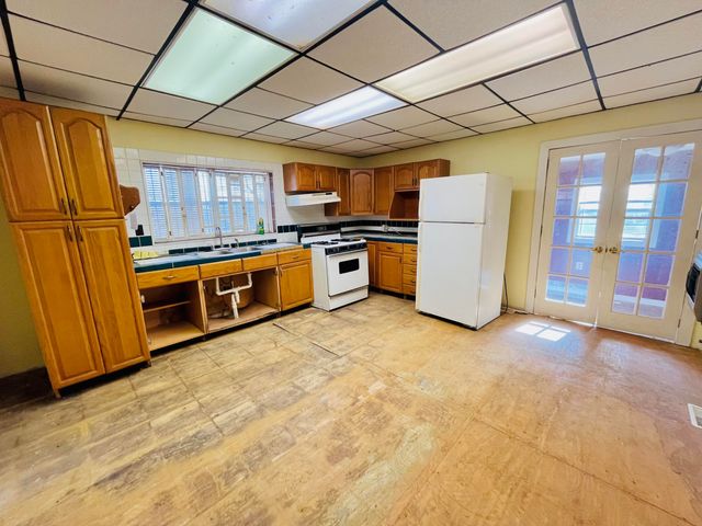 106 E Young Street, Doniphan, MO 63935