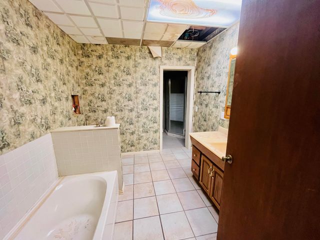 106 E Young Street, Doniphan, MO 63935