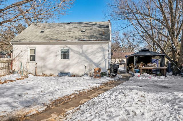 2111 Green Avenue, Anoka, MN 55303