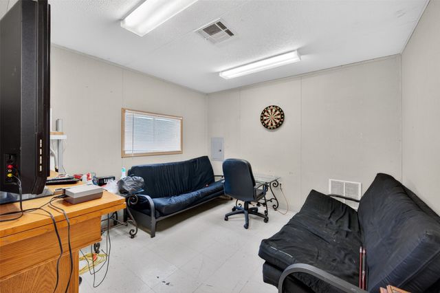 11716 County Road 4037, Kemp, TX 75143