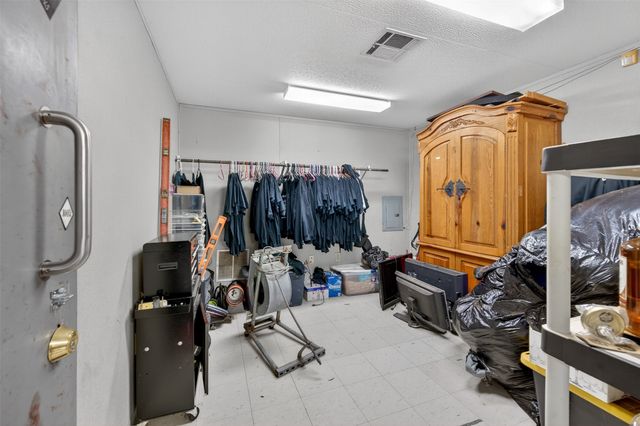 11716 County Road 4037, Kemp, TX 75143