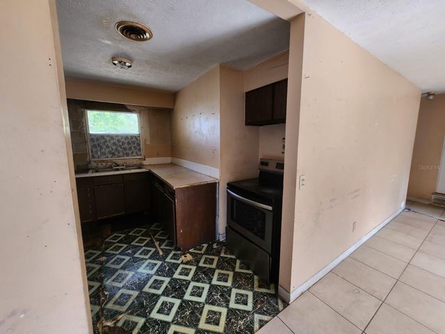 910 EMERALD DRIVE, Mount Dora, FL 32757